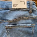 Boutique Encore Jean Shorts Photo 2