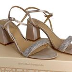 Badgley Mischka Jewel  Earlene Block Heel Sandal 9.5 Champagne Satin Photo 1