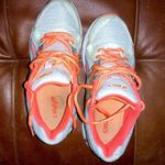 ASICS  size 7 brand new comfortable running shoes like new no flaws Photo 0