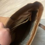 Elegant Tan Tote Bag Photo 7