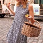 Sézane 💙✨Sezane Fifi Floral Navy Blue and White Tie Back Mini Dress Photo 0