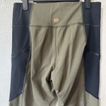 Sherpa Adventure Gear Leggings Hiking Running Athleisure Olive Green Medium Photo 3