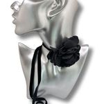 Caviilou Cecilia Flower Choker Photo 0