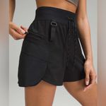 Lululemon WovenAir High-Rise Hiking Short 4” Black Size 6 NWT Retired Edition Photo 3
