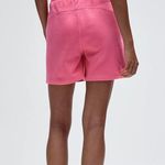 Lululemon Scuba High-Rise Short 5" Photo 4