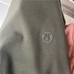 Lululemon On The Fly Crop Pants Size 6 23" Dark Olive W6AV6S EUC Travel Hiking Photo 3