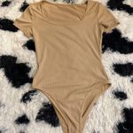 Tan Square Neck Short Sleeve Bodysuit Photo 0