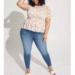 Torrid Neutral Beige Red Floral Chiffon Ruffle Short Sleeve Smocked Top Size 3X Photo 2