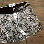 Nike  Pro Compression Shorts Size Small Snakeskin Black and White Photo 2