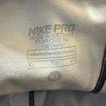 Nike  Pro Women’s XL Camo Capri Leggings Waist 30 Inches And Inseam 19 Inches Photo 7