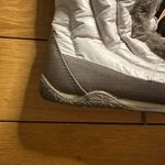 The North Face  icepick quilted boots white down 6.5 Photo 4