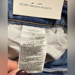 Old Navy high rise CURVY straight Medium Wash Distressed Jeans Photo 4