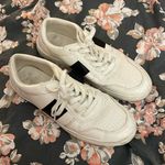 American Eagle  Outfitters Black and White Tennis Shoe Sneakers Photo 3