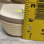 Volatile Beige Women's 1 3/4" Flip Flops Size 8 Tan Photo 4