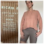 American Eagle  Ribbed Pullover Hoodie Peach Super Soft Medium Athleisure Photo 3