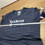 Majestic Women’s 2XL Yankees t shirt Photo 8