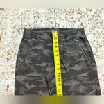 Athleta Farallon Camo Jogger size 6 high waist Photo 6