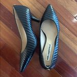 Karl Lagerfeld Rosette Pumps Heels Leather Pointed Black Size 7M Evening Ribbed Photo 4