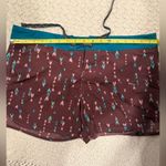 Patagonia Women’s size 12 Maroon and Teal Patterned Shorts Photo 6