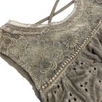 POL Tie Dye Sleeveless Grey Eyelet Faux Pearl Accent Top Blouse Large Photo 4