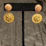 Tory Burch  gold tone mother of pearl coin drop earrings. New Photo 1