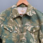 MOTHER The Fly Away Denim Jacket in Tropical Camo XS Photo 5