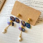 Handmade quality Czech glass beads flowers & leaves & natural shell pearls dangle earrings💜🤍🍃 Photo 1