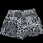 Papaya White Black Geometric Print Mini Shorts Photo 2