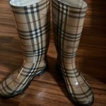 Burberry rain boots Photo 0