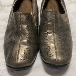 Easy Street  Bronze Metallic Slip On Shoes Women’s Size 7.5 Lazer Cut Design Photo 1