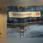 Levi's NWT LEVI’S 721 High-Rise Skinny Cargo Jeans Photo 3