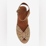 L'Amour Des Pieds “Brenn” Beige Suede Sandals size 7.5 Tan Photo 9