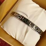 Michael Kors  MKJ8120040 Women's Silver Tone BRASS Hinge Bangle Bracelet Photo 2