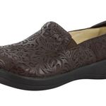Alegria  Keli PRO Brown Emboss Paisley Photo 0