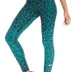 Nike pro giraffe leggings in radiant emerald Photo 0