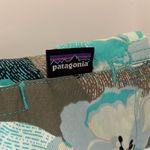 Patagonia Barely Baggies Floral Hibiscus Shorts Small Photo 4