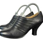 Strictly Comfort Women’s sz 9 Black Leather Pumps Booties Cushioned Witchy Work Photo 0