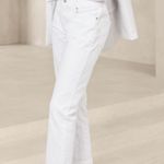 Banana Republic White Straight Leg Girlfriend Jeans Classic Style size 29/8. Photo 2