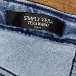 Vera Wang Simply  denim mid rise shorts size 6 floral embroidered Photo 4