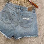 American Eagle Women’s Comfort Stretch Waistband Curvy Mom Shorts Distressed 6 Photo 5