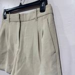 Aritzia The Effortless Short™ Mid-thigh - (Re)ssential Light Photo 2