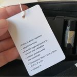 Lululemon  Everywhere Belt Bag 1L *Wordmark - Black/Gold Photo 13