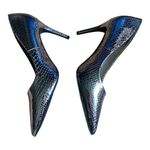 Torrid size 8.5 pewter silver pointed toe pumps silver heels snakeskin texture Photo 5