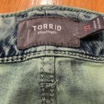 Torrid NWT  women’s acid jade jean shorts size 22. Photo 1