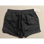 Outdoor Voices GeoShine 2.5" Short Photo 2