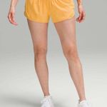 Lululemon NWT Rare  Hotty Hot Low-Rise Lined Short 2.5" - Mango Dream - 6 Photo 2
