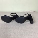 Pretty Little Thing Pretty little things Women’s faux suede Strappy sandals Sz 9 EUC (worn once) Photo 4