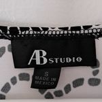 AB Studio  Women's Deep V neck Short Sleeve Blouse‎ Multicolor Floral Size Small Photo 4