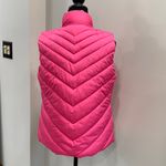 Gap  women’s Pink Puffer Vest size M Like New Photo 2