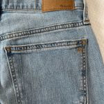 Madewell  Midrise Perfect Vintage Jeans Straight Leg Light Wash Size 25 Photo 7